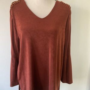 Chico’s Tavelers Rust Brown Top w/Metal detailing Bell Sleeves Size 2